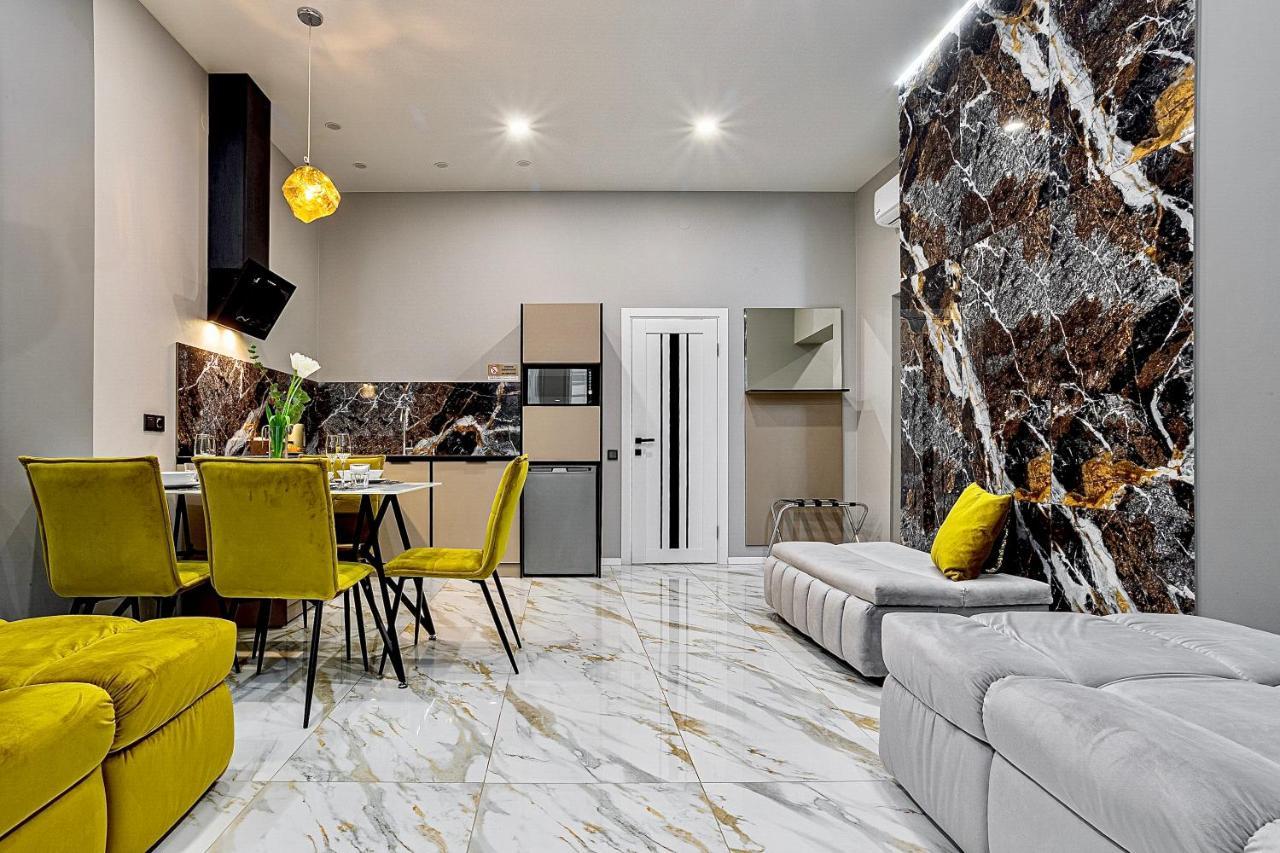 Family Residence Boutique Apartments Lviv Kültér fotó