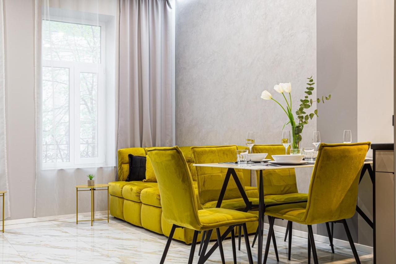 Family Residence Boutique Apartments Lviv Kültér fotó