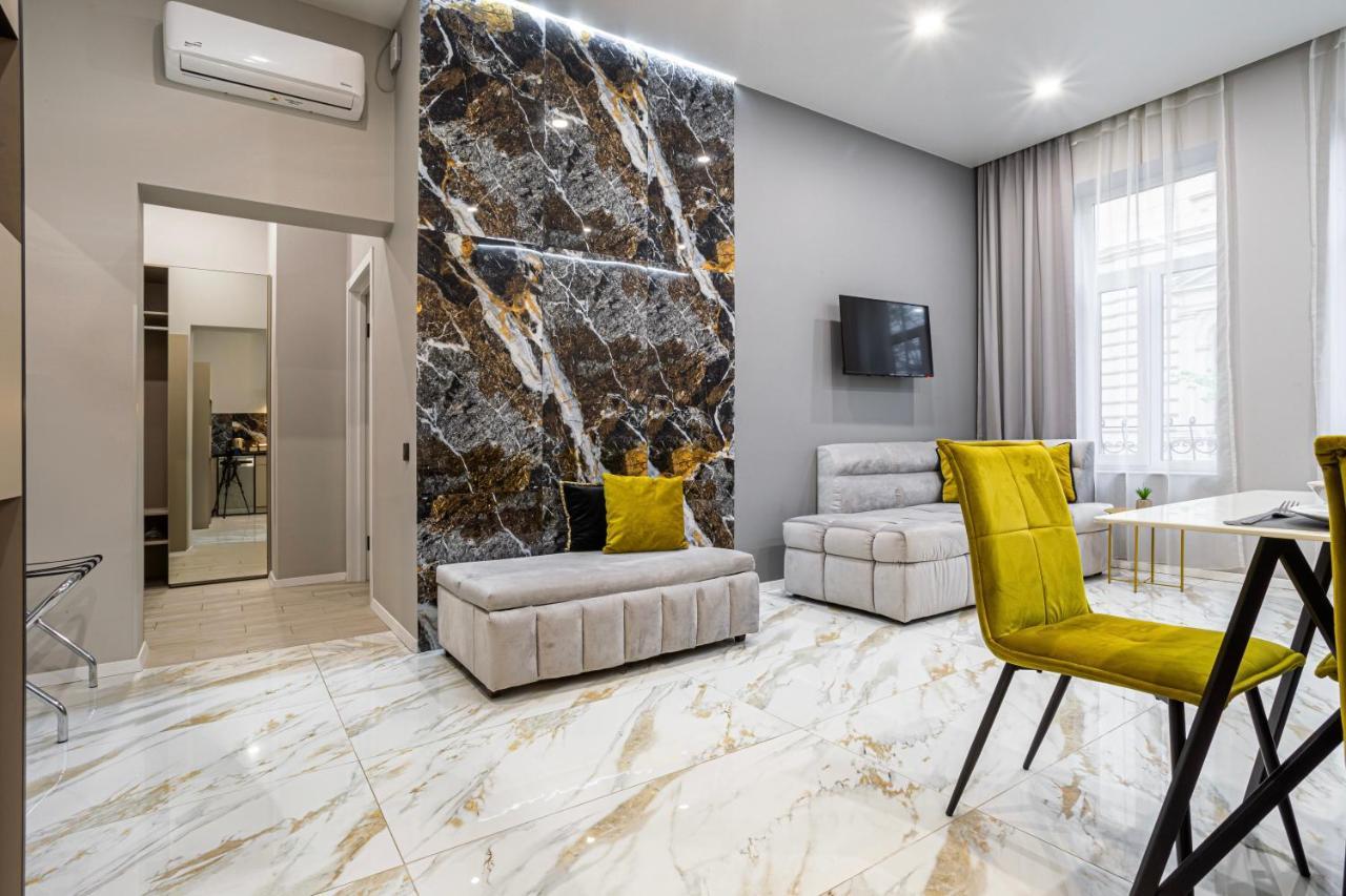 Family Residence Boutique Apartments Lviv Kültér fotó