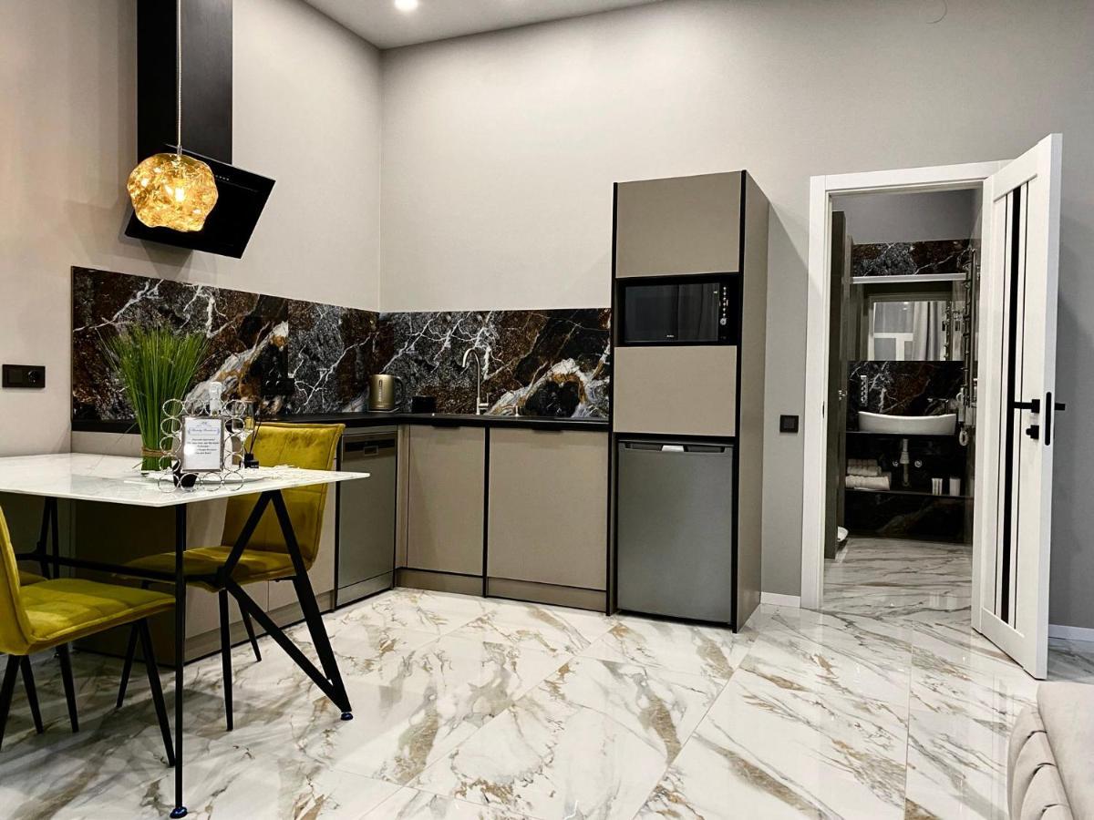 Family Residence Boutique Apartments Lviv Kültér fotó