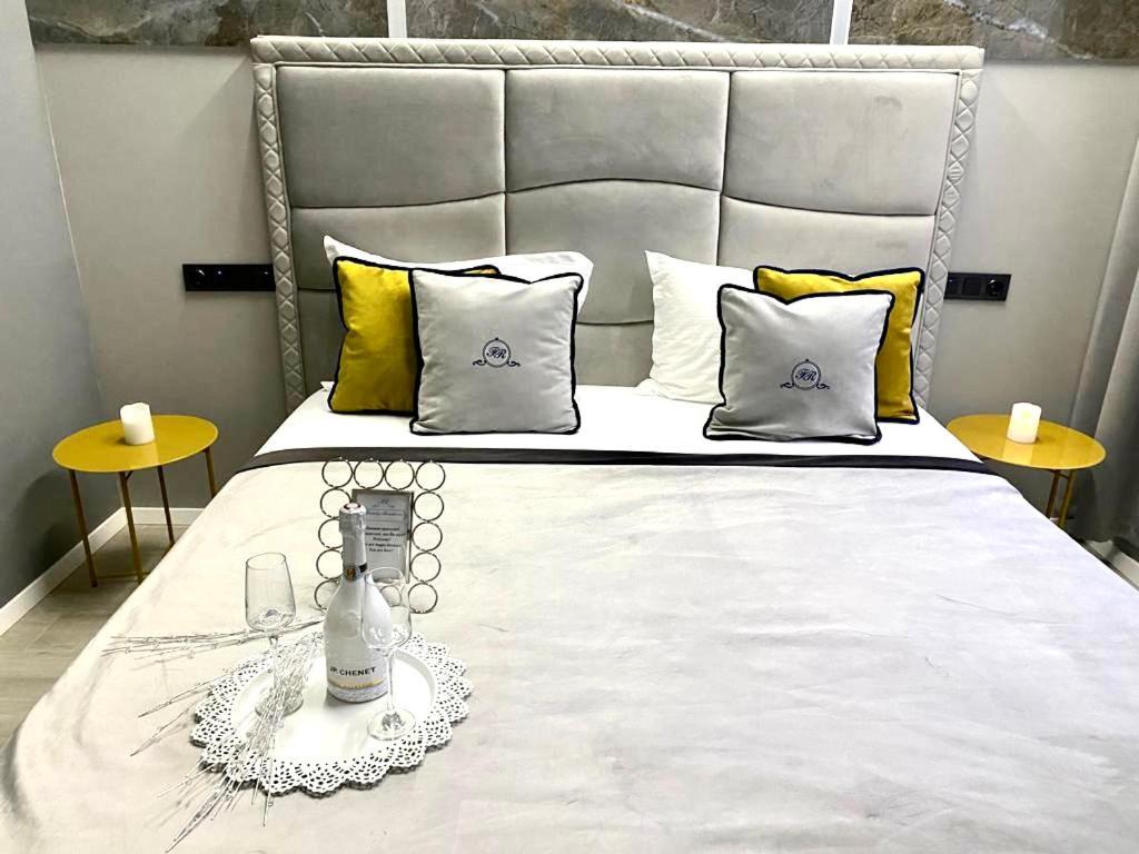 Family Residence Boutique Apartments Lviv Kültér fotó