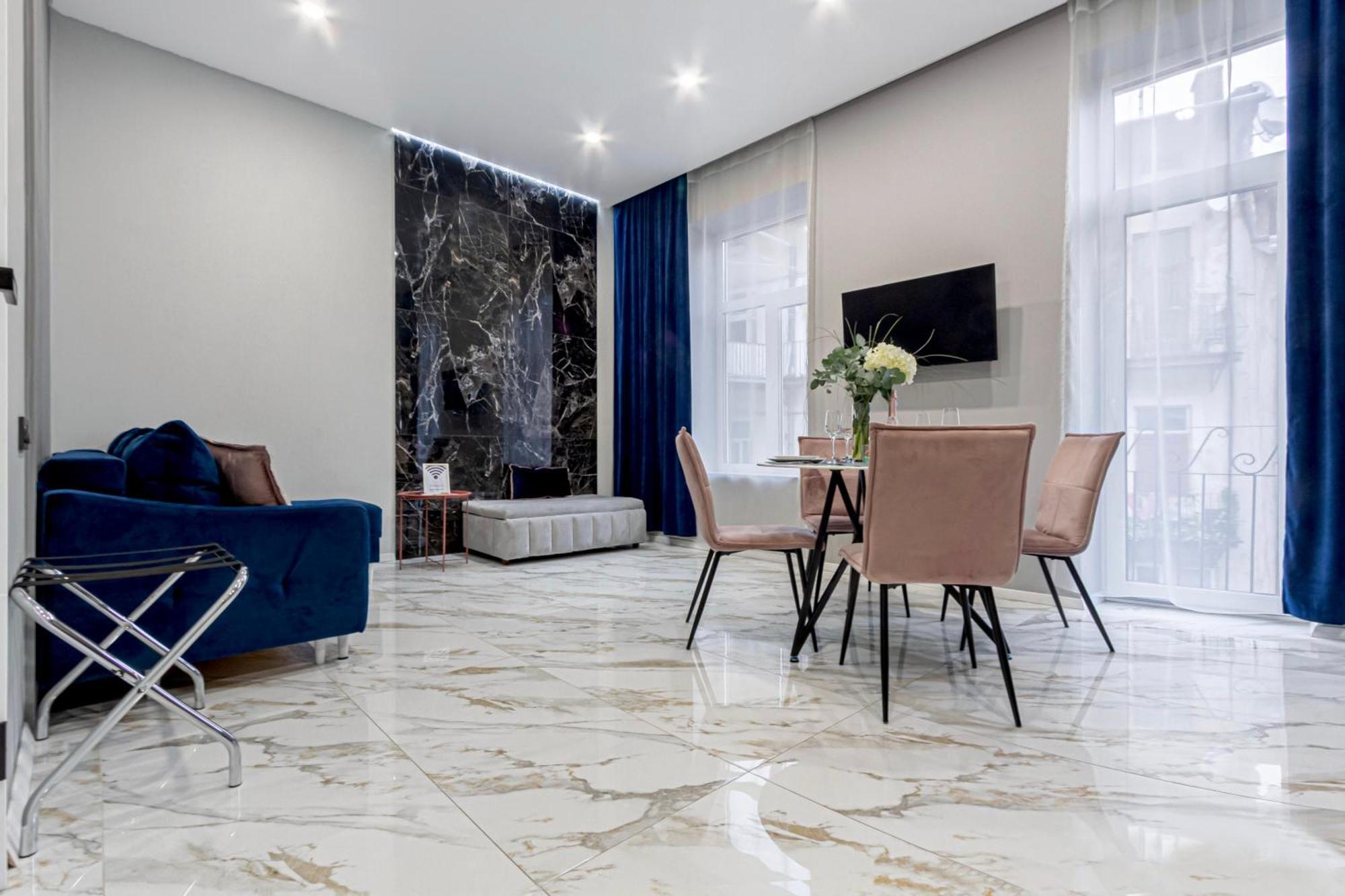 Family Residence Boutique Apartments Lviv Kültér fotó