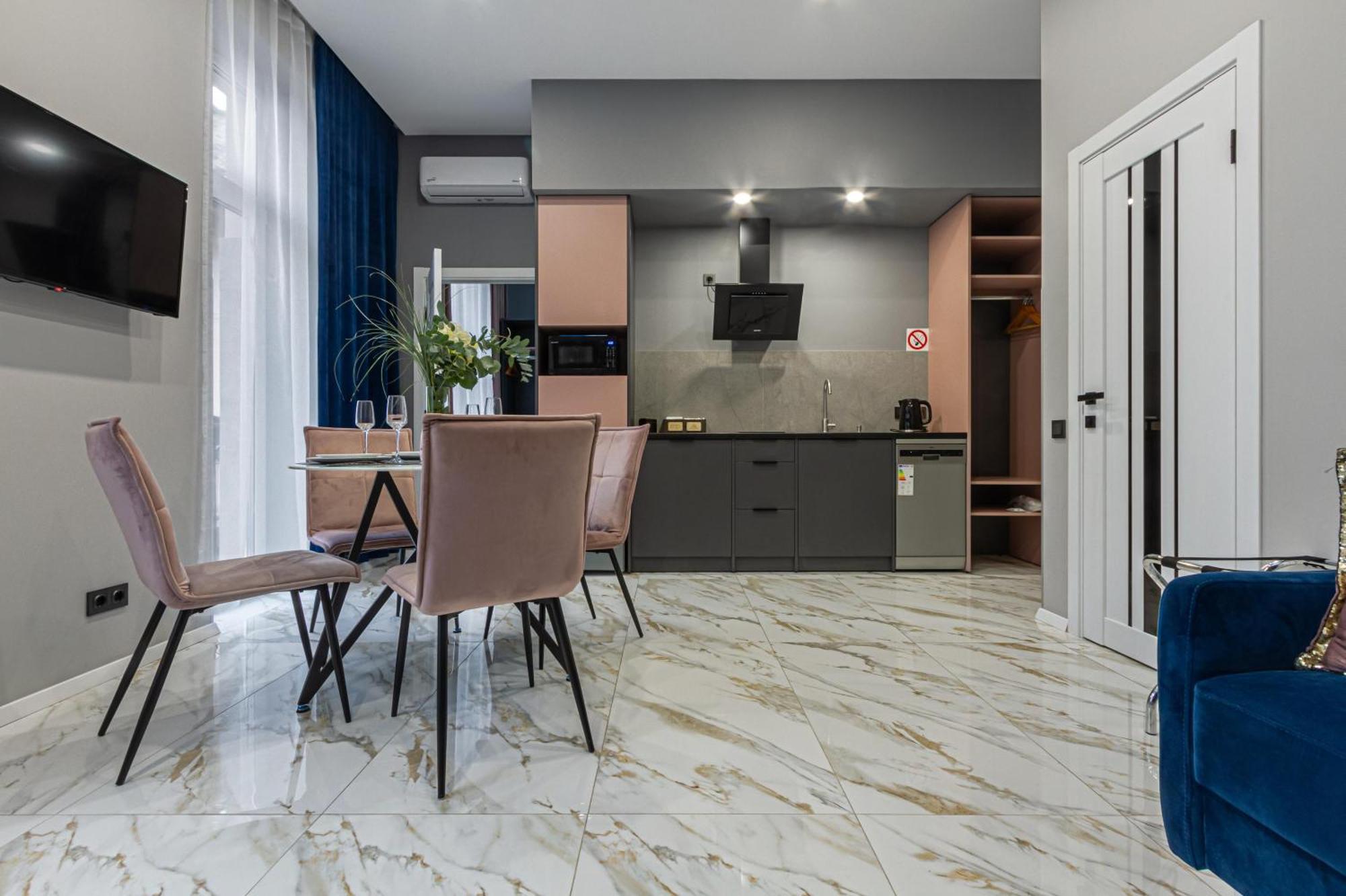 Family Residence Boutique Apartments Lviv Kültér fotó